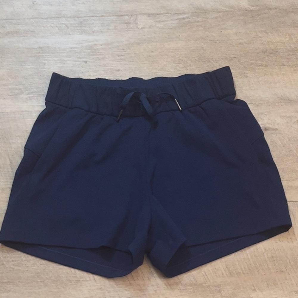 Lululemon Women’s Drawstring Shorts Size 4